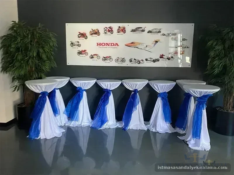 Kokteyl Masası Kiralama - Fuar Standı Gold Detayli Kokteyl Duzeni